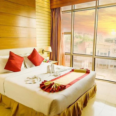 Fars Hotel & Resorts - Bar-Buffet-Pool-Spa Dhaka Extérieur photo