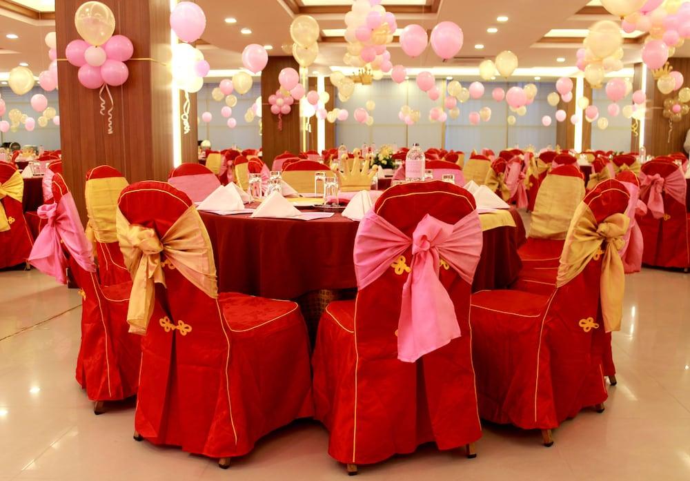Fars Hotel & Resorts - Bar-Buffet-Pool-Spa Dhaka Extérieur photo
