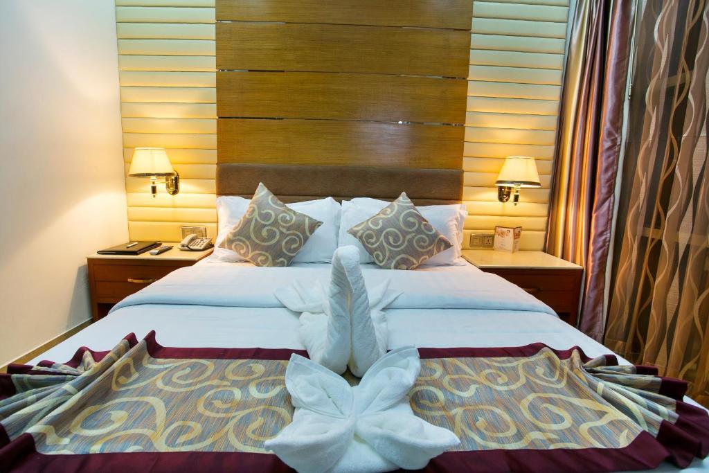 Fars Hotel & Resorts - Bar-Buffet-Pool-Spa Dhaka Extérieur photo