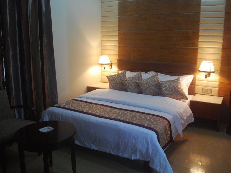 Fars Hotel & Resorts - Bar-Buffet-Pool-Spa Dhaka Extérieur photo